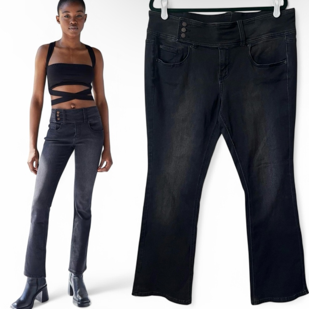 Urban Outfitters BDG Y2K Belted Flare Low Rise Jean Dark Wash Size 33 Black Slim - Picture 2 of 16